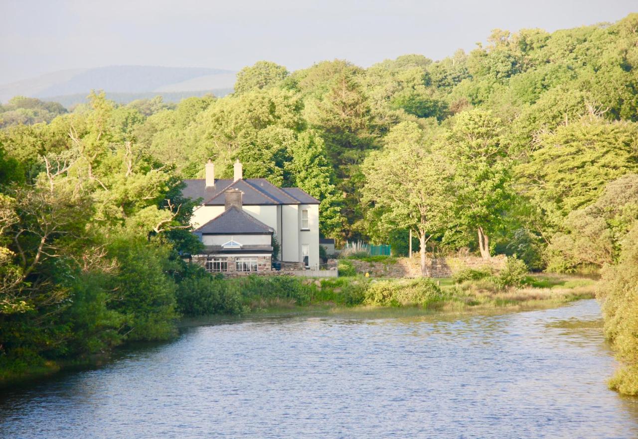 Riverside House *